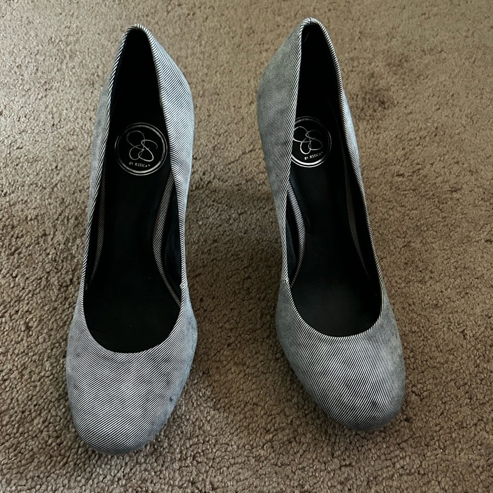 Jessica Simpson Black and Gray Heels